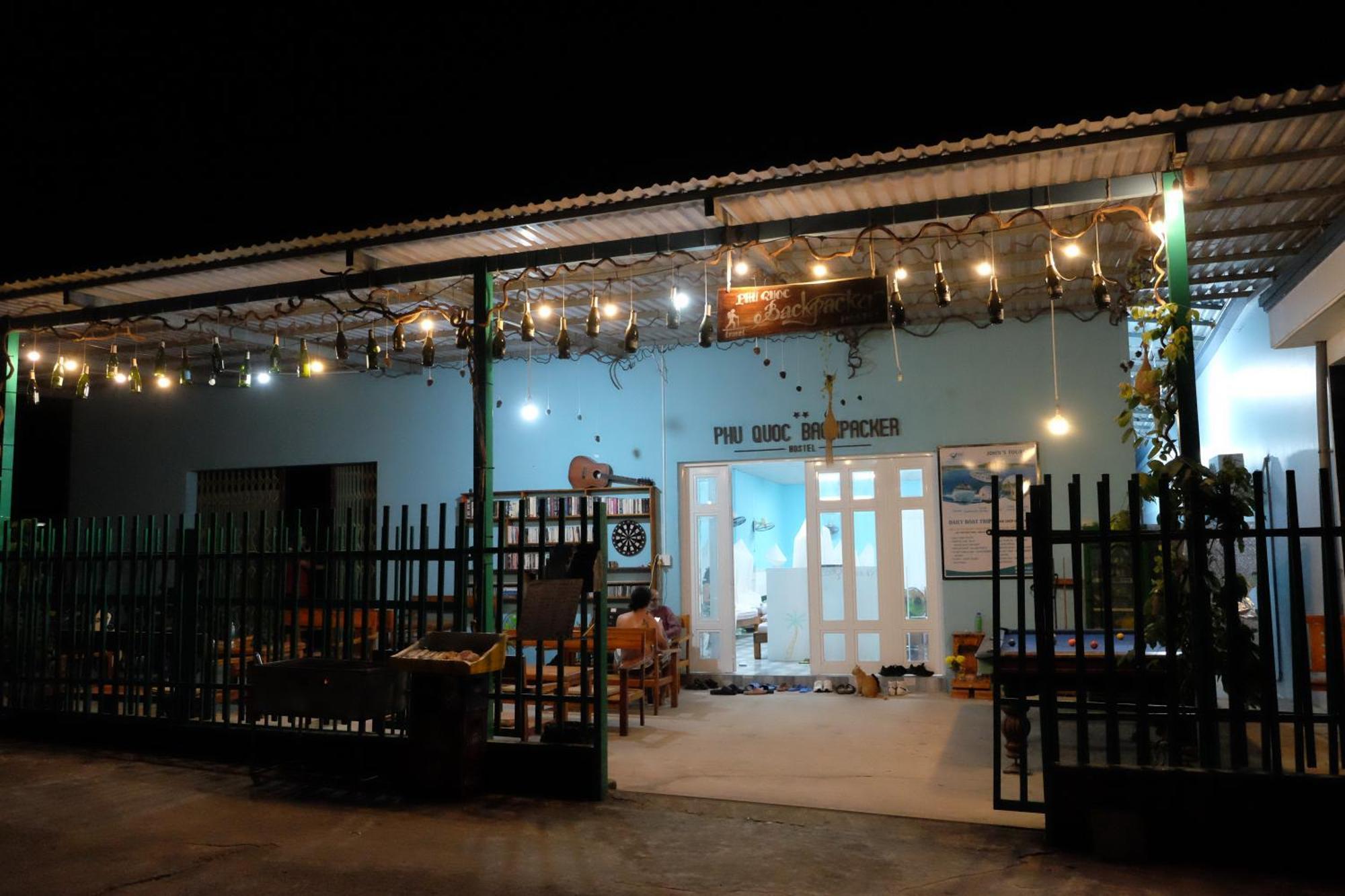 Phu Quoc Backpacker Vandrarhem Exteriör bild