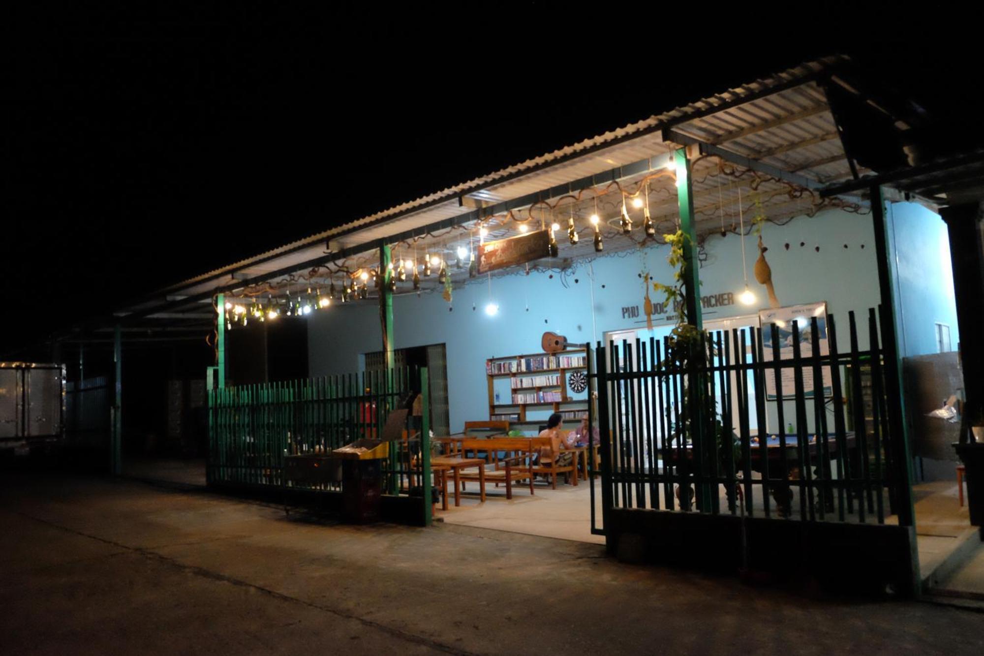 Phu Quoc Backpacker Vandrarhem Exteriör bild
